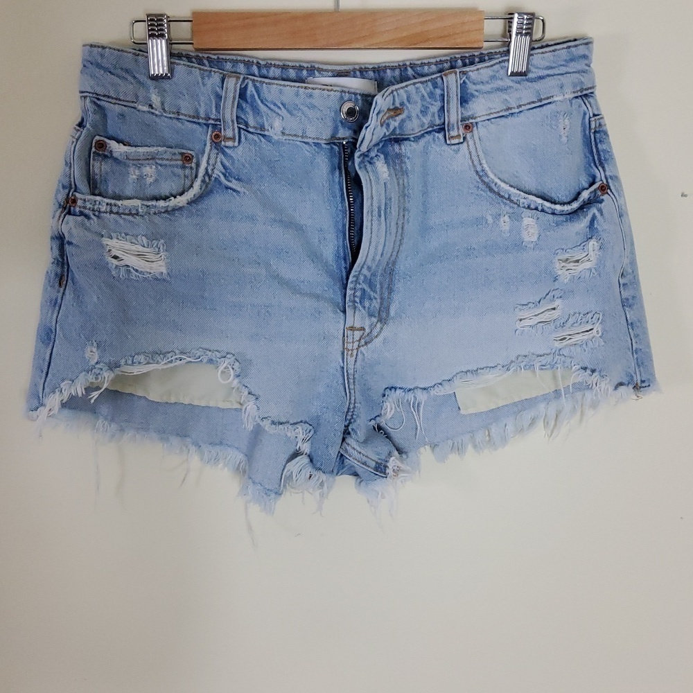 ZARA Women's distressed Jeans Shorts Size 10